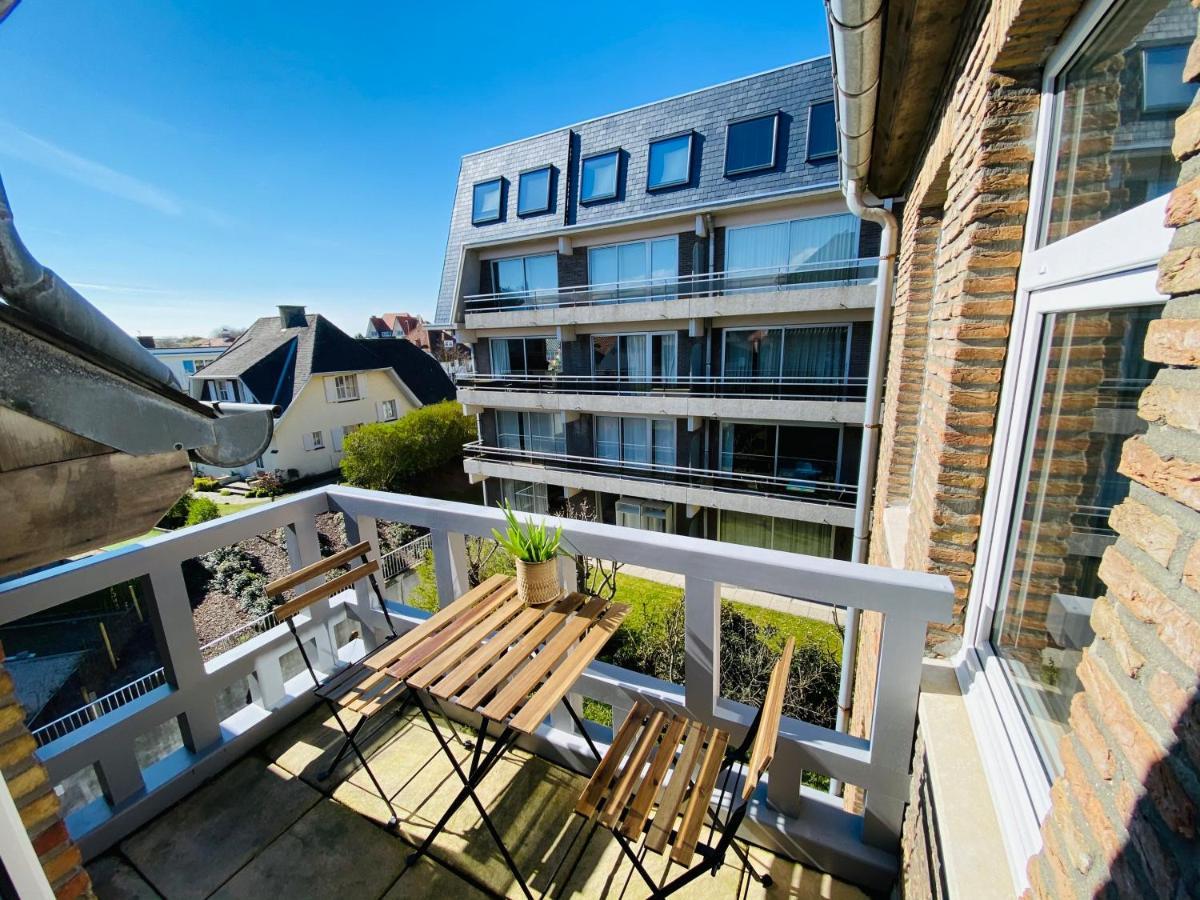 Recently Renovated Appartement 150M From The Beach Де Хаан Екстериор снимка